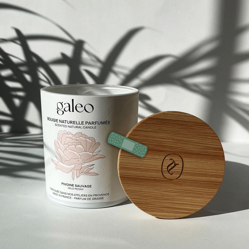 Wild Peony natural scented candle - imperfect