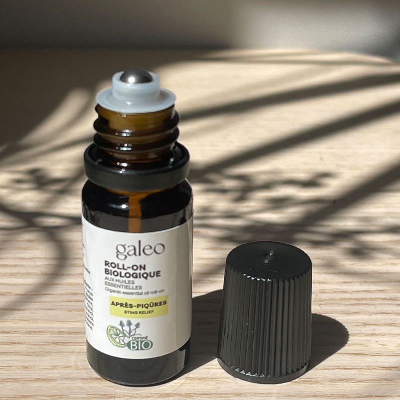 Organic sting relief essential oil roll-on